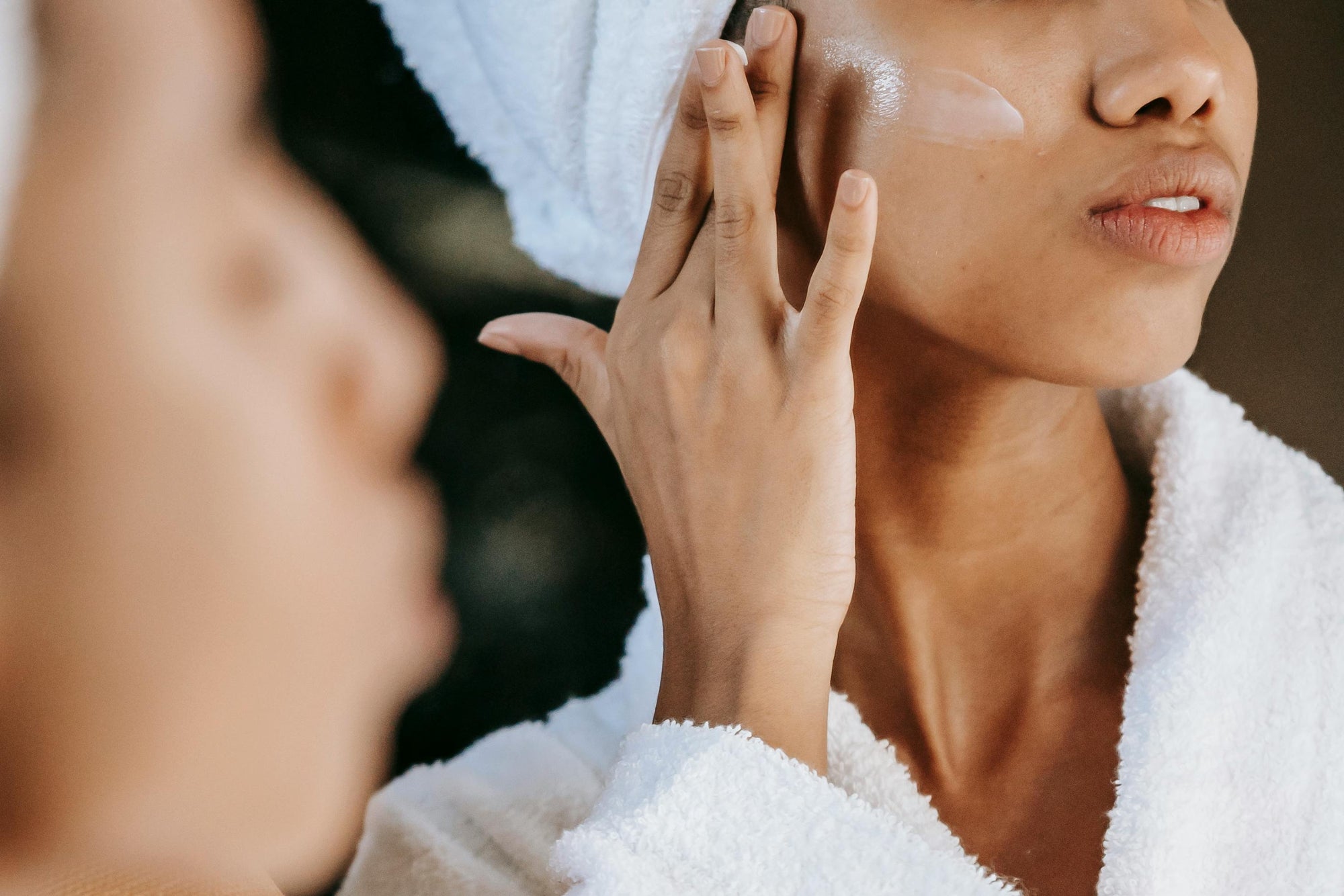 6 benefícios da copaíba para a pele; tratar acne é um deles